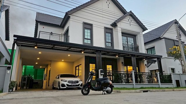 ให้เช่า บ้านเดี่ยว2ชั้น พื้นที่64 ตรว.อยู่ถนน พระราม9 ใกล้ห้างเดอะไนท์