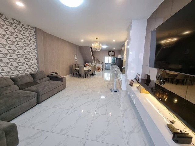 หมู่บ้านราชพฤกษ์ สุวรรณภูมิ-ลาดกระบัง เฟส 2 บ้านพร้อมเฟอร์ฯ ตกแต่งครบพร้อมเข้าอยู่