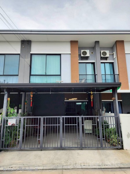 ขายทาวน์โฮม 2 ชั้น Unio Town เพชรเกษม 110 เนื้อที่ 18.5 ตรว 3นอน 2น้ำ ห้องครัวบิวท์อิน พร้อมเฟอร์นิเจอร์ - ghd000631