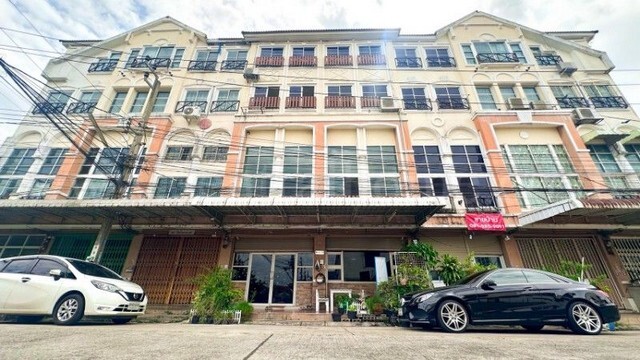 ขายอาคารพาณิชย์ติดถนนแม่สอด ใกล้วงเวียนแม่สอดอยู่ติดร้านเอฟเอฟเฟอร์นิเจอร์แม่สอด