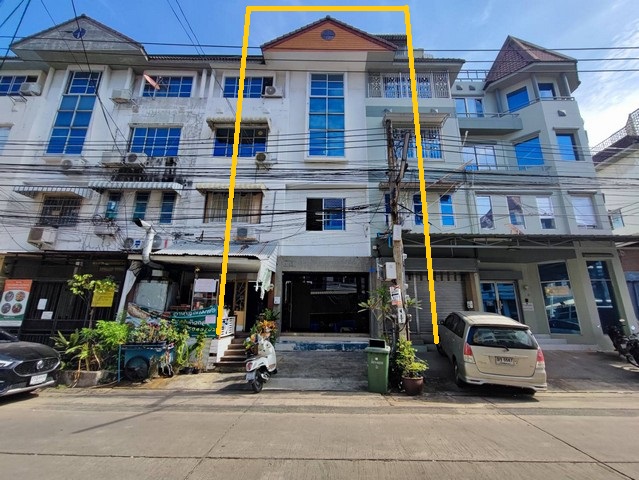 หมู่บ้านพิบูลทรัพย์ เลียบวารี27 เส้นเมนซ้ายมือ บ้านพร้อมอยู่ ตกแต่งครบ