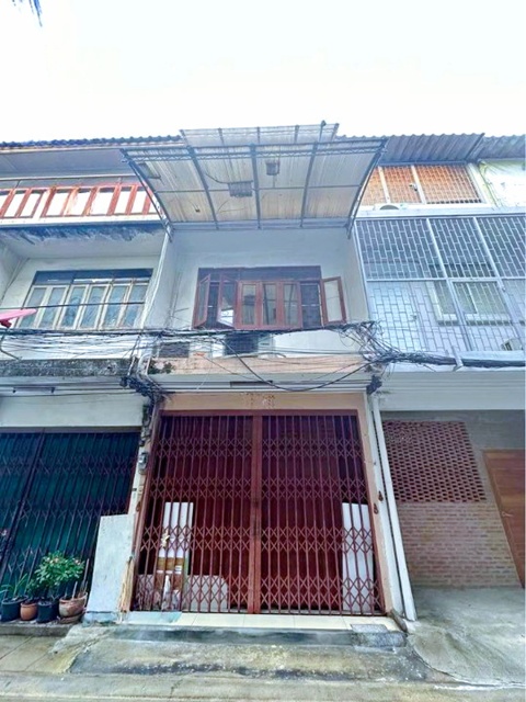ให้เช่าตึกแถว 3 ชั้น 25 ตร.วา. 300 ตร.มรร.นานาชาติเรนทรี 600 ม. พร้อมเฟอร์ฯ แอร์ 2นอน 2น้ำ ตลาดนางลิ้นจี่ 650 ม. สาธร BRT ถนนจันทน์ 200 ม.