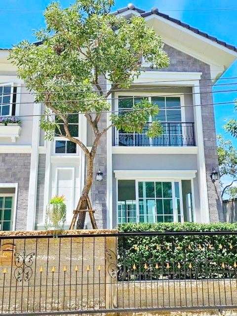พร้อมเฟอร์ฯ แอร์ รังสิต-นครนายกคลอง1 ให้เช่าบ้านเดี่ยวหรู 2 ชั้น 3 น้ำ 210 ตร.ม. ฟิวเจอร์พาร์ค รังสิต700ม. 4นอน 51 ตร.วา.BRTรังสิต 2.4กม.