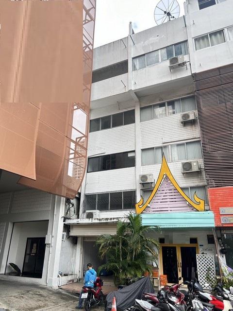 ให้เช่าอาคารพาณิชย์ 5 ชั้น 280 ตารางเมตร ริมถนนเพชรบุรี ใกล้อิตัลไทย 350 เมตร ทำเลดี ติดถนน เหมาะทำธุรกิจ