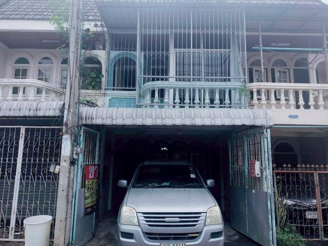 ทาวน์เฮ้าส์ 2 ชั้น 17.1 ตร.วา ทำเลทองใกล้ เซ็นทรัลนครสวรรค์
