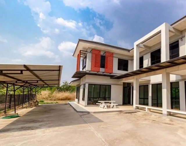 ศูนย์ราชการจังหวัดระยอง ให้เช่า คฤหาสน์ 2ชั้น โรงจอดรถพิเศษ 98ตรว.308ตรม บิ๊กซี ระยอง 8กม. ทับมา . แม็คโคร เซ็นทรัล ระยอง 8 กม.
