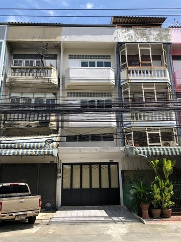 ให้เช่าอาคารพาณิชย์ 3.5 ชั้น ใกล้ไอทีสแควร์ หลักสี่ เพียง1 กิโลเมตร ถนนกำแพงเพชร 6 Renovateใหม่ ทำเลดี