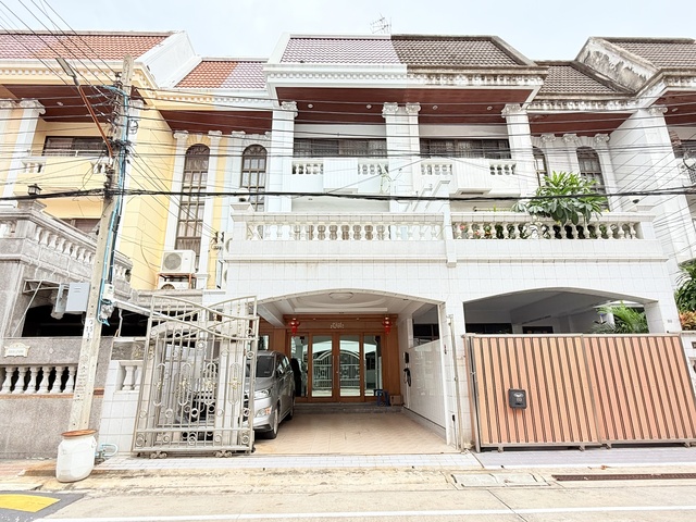 ขายทาวน์โฮม ภัทราวิลล่า 2 พระราม 3-สาทร 48 ตรว. 450 ตรม.พร้อมอยู่ ใกล้เอเซียทีค
