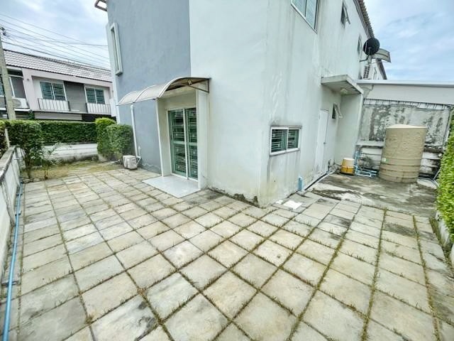 ตลาดดวงแก้ว พลาซ่า 500 ม.สะพานนนทบุรี ให้เช่าทาวน์โฮม 2 ชั้น หลังริม! เฟอร์ฯครบ 3 นอน 2 น้ำ รร.นวมินทราชินูทิศ หอวัง 1.2 กม.