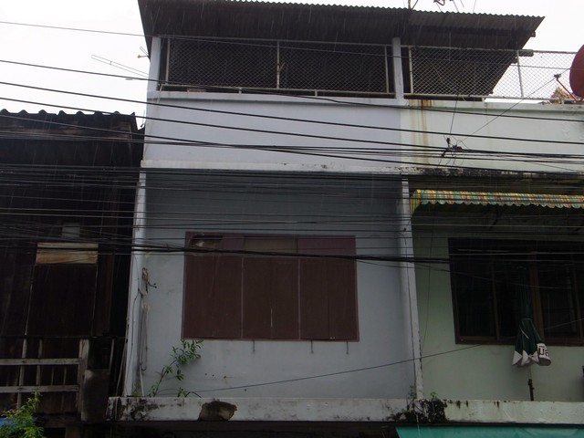 ตึกแถว 3 ชั้น ริมถนนซอยเพชรเกษม58 ทำเลดี เดินทางสะดวก