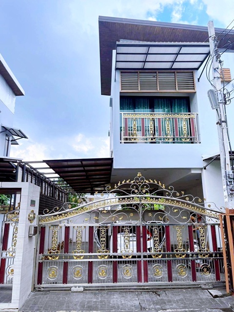 เช่าบ้านใหม่ 2.5 ชั้น+ดาดฟ้า 73 ตร.วา. ตลาดน้ำตลิ่งชัน 900 ม. MRT บางขุนนนท์ 3.2 กม.290 ตร.ม.