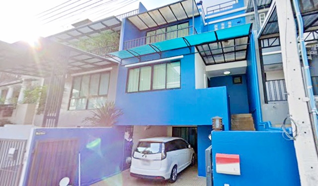พร้อมเฟอร์ฯ 4นอน ถ.ลาดพร้าว37-45 BTS ภาวนา 1กม.ให้เช่าโฮมออฟฟิศ 5 ชั้นเล่นระดับ-ดาดฟ้า 33ตร.วา. 250 ตร.ม. รร.นานาชาติโอ๊คเบอรี 1.1 กม.