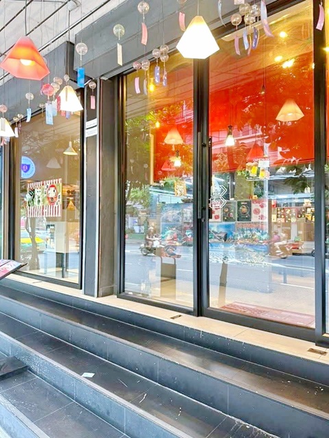 สุขุมวิท71 แยกพระราม4 BTS พระโขนง 880ม. ให้เช่าอาคารพาณิชย์ 1ชั้น 30ตร.วา. 120ตร.ม. แม็กซ์แวลู 71 200 ม. ร้านปิ้งย่าง ชาบู 1 นอน 2 น้ำ