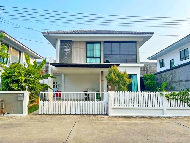 ขาย-เช่า บ้านเดี่ยว 2 ชั้น ภัทรีดา ใหญ่ 60 ตร.วา.3-4นอน รังสิต-คลอง2 บิ๊กซี คลอง3 2.2 กม. ม.กรุงเทพ รังสิต 3.3 กม. พร้อมเฟอร์ฯ