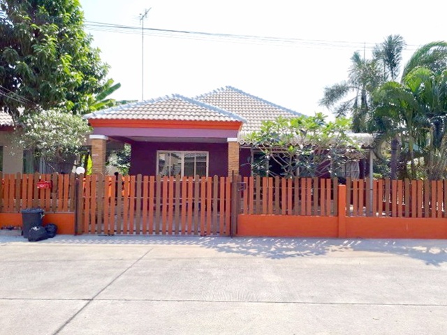 โรบินสัน บางประกง 4.9 กม. ให้เช่าบ้านเดี่ยว 52ตร.วา. 202ตร.ม. 3นอน โตโยต้าบ้านโพธิ์ 2.8กม. การไฟฟ้าส่วนภูมิภาค 2น้ำ พร้อมเฟอร์ฯ