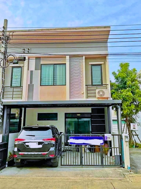 หลังมุม เดอะทรัสต์ 3 นอน ราชพฤกษ์-รัตนาธิเบศร์ ปากเกร็ด MRT บางรักใหญ่ 3.2 กม. ให้เช่าทาวน์เฮ้าส์ 2 ชั้น2 น้ำ ตลาดสดท่าอิฐ 2.6 กม.