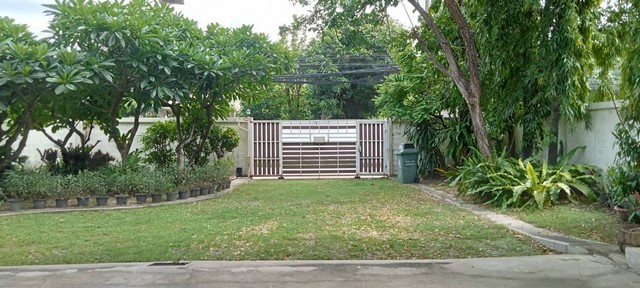 บ้านเดี่ยวหลังใหญ่ ทำเลทองใจกลางปากเกร็ด-สุขาประชาสรรค์ 1 ซอย 5 ที่ดิน 353 ตรว. ใกล้ทางด่วนและรถไฟฟ้า