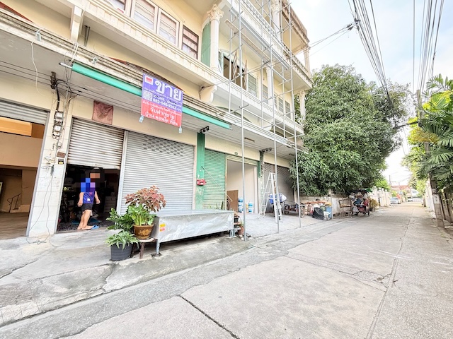 ขายตึกแถว 3ชั้น 15.7ตรว.ซอยกรุงเทพ-นนทบุรี 56 บางซื่อ ใกล้MRT,บิ๊กซี วงศ์สว่าง 3 นาที