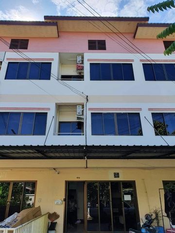 ลดราคาขายด่วน 3.2 ล. ขายหอพักทำเลดี #โซนเจ็ดยอด #ขายต่ำกว่าราคาประเมิน #เฟอร์นิเจอร์ครบทุกอย่าง #หิ้วกระเป๋าเข้าอยู่ได้เลยค่ะ