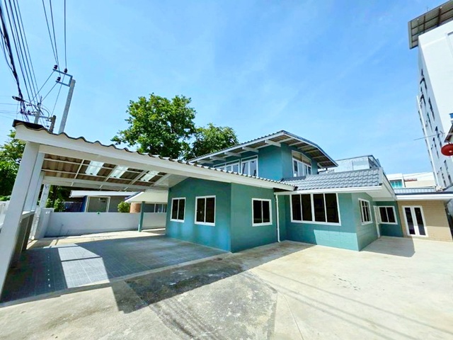 ให้เช่าบ้านเดี่ยว 2 ชั้น หลังใหญ่ 102ตร.วา รัชดา50-56 ประชาชื่น30 4-7นอนMRTบางซ่อน 1.9กม. รีโนเวทใหม่ทั้งหลัง302ตร.ม. 3 น้ำ