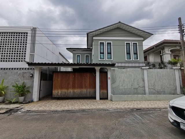 ให้เช่าบ้านเดี่ยว2ชั้น4นอนย่านวิภาวดี20 ลาดพร้าว18 รัชดา19 ซอยทรงสะอาด พร้อมเฟอร์บางส่วน ใกล้MRTลาดพร้าว