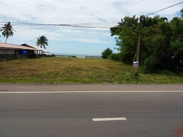 สนใจมีที่สวยๆสักแปลงโซนนี้ไหม ขายที่ดินริมหาดสะพลีทรายขาวน้ำใสคราม สวยงามวิวทะเลธรรมชาติสุดสุด ปะทิวใกล้หาดสวยทุ่งวัวแล่น
