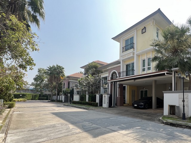ขายบ้านเดี่ยว 3 ชั้น Luxury Grand Bangkok Boulevard รัชดา-รามอินทรา 2 เนื้อที่ 95 ตร.ว. 5 นอน 6 น้ำ พร้อมเฟอร์ฯ