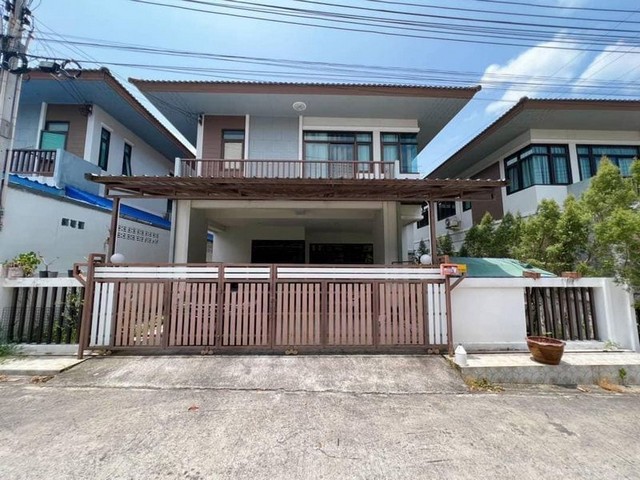 ขาย บ้านเดี่ยว 2 ชั้น หมู่บ้านโกลเด้นทาวน์ วังหิน - เขาแตงอ่อน ศรีราชา TP-H1849