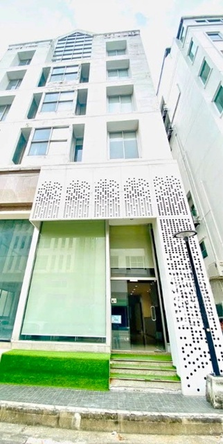 ตลาดปิ่นเงิน 300 ม. ให้เช่าอาคารสำนักงาน 7 ชั้น พร้อมดาดฟ้า โลตัส เซ็นทรัล ปิ่นเกล้า 500ม. มีลิฟท์ในตัว แอร์ 35ตร.วา. 915 ตร .ม. 7นอน 7น้ำ
