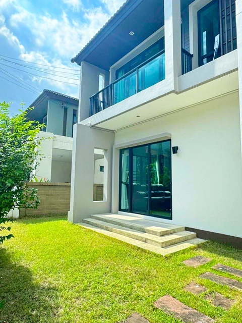 The Legacy Golf Club 3กม. ซีเจ หทัยราษฎร์ 39 2.1กม.ให้เช่าบ้านเดี่ยว 2 ชั้น 54ตร.วา. 220ตร.ม. พร้อมเฟอร์ฯ และเครื่องใช้ไฟฟ้า 3นอน 3น้ำ