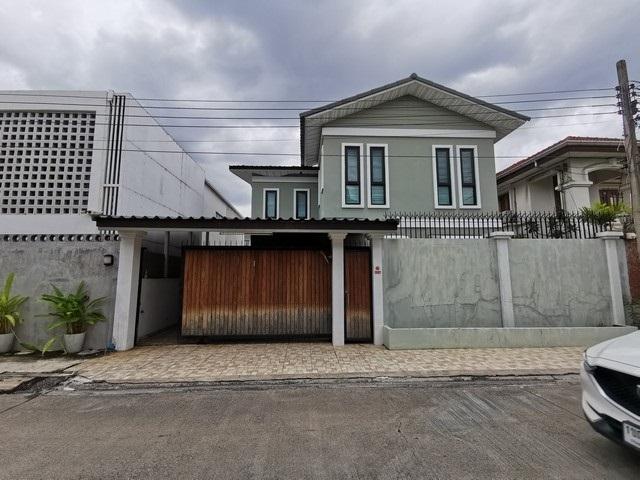 ให้เช่าบ้านเดี่ยว 2 ชั้น 57 ตร.ว. ซอยลาดพร้าว 18 เขตจตุจักร ใกล้ MRT ลาดพร้าว
