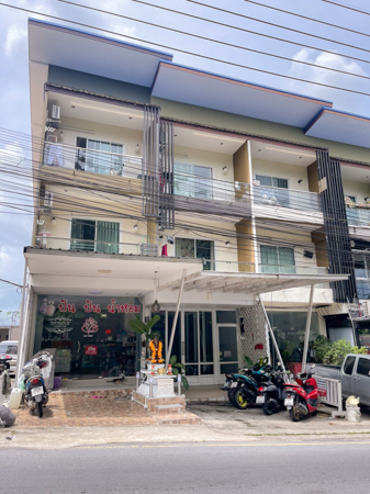 ขายอาคาร 3 ชั้น พร้อมผู้เช่าเต็ม ต.บ่อผุด อ.เกาะสมุย จ.สุราษฎร์ธานี ราคาขาย 4,950,000 บาท ขายตึก 3ชั้น ขายด่วน ใกล้เฉวง