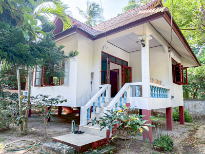 House for rent 2 Bedroom, 1 Bathroom house for rent, fully furnished Baan Tai, Maenam, Koh Samui 80 sqm living area, living room