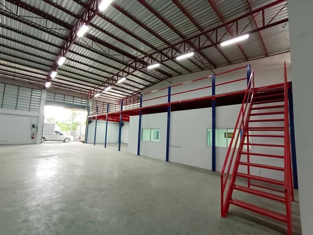 MT7ให้เช่าโกดังพร้อมออฟฟิศ ถนนเชื่อมคลองมอญ ย่านลาดกระบัง ใกล้เลียบมอเตอร์ ใกล้สนามบินสุวรรณภูมิ