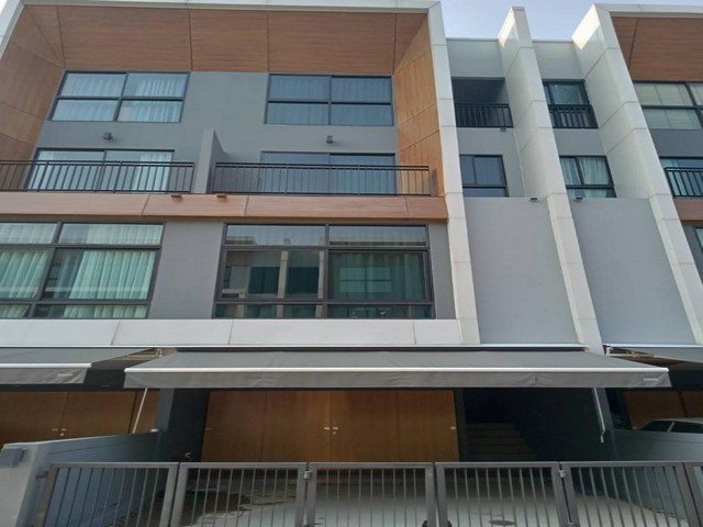 ให้เช่า ทาวน์โฮม 3.5ชั้น ซอยพัฒนาการ 20 โครงการ Arden Pattanakarn ใกล้ Airport Link สถานีรามคำแหง