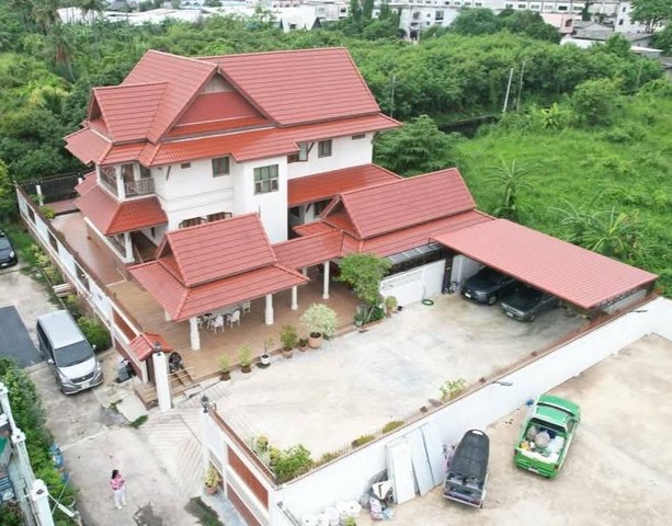 บ้านเดี่ยว 2 ชั้น เป็นบ้านเรือนไทย 200 ตารางวา สาย2ซอย10