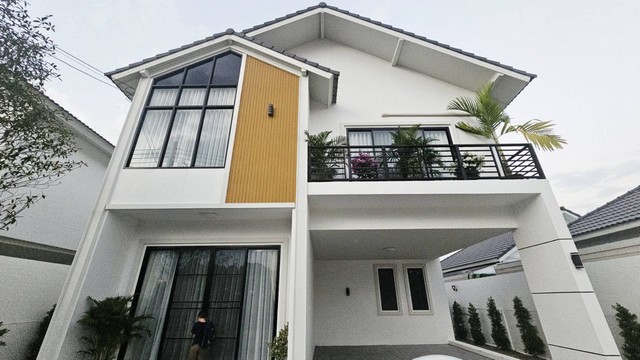 บ้านใหม่ให้เช่า 4 ห้องนอน เฟอร์ครบ เลี้ยงสัตว์ได้ ทำเลดี หางดง เชียงใหม่