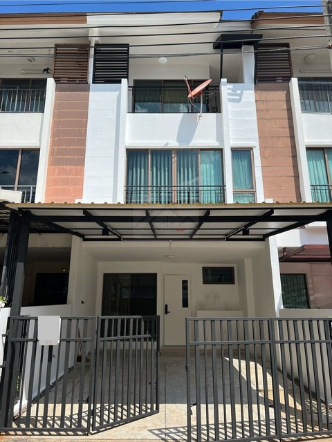 ให้เช่าทาวน์โฮม 3 ชั้น 3 ห้องนอน หมู่บ้านเดอะ ไพรเวท วิจเลจ บางจาก ซอยสุขุมวิท 97-1 ใกล้ BTS บางจาก เฟอร์พร้อมอยู่
