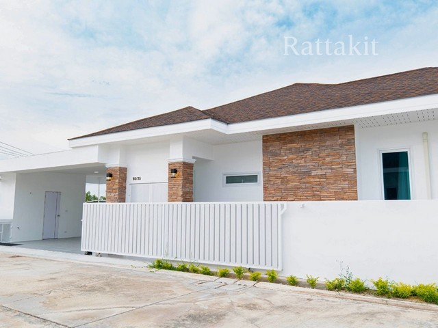 Celessy Hua Hin Ready-to-Move-In 3-Bedroom Luxury Pool Villa for Sale Modern Contemporary Design Near Hua Hin Beach