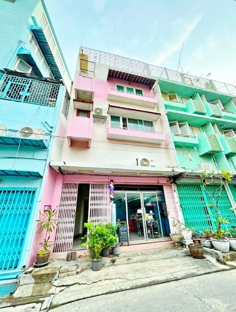 MRT ท่าพระ 345 ม.แยก-ท่าพระ ให้เช่าตึกแถว 4 ชั้นรวมดาดฟ้า 18 ตร.วา. Airbnb ซ.เพชรเกษม 10-20 268 ตร.ม. วงเวียนใหญ่ 1.3 กม. 4 นอน 4 น้ำ