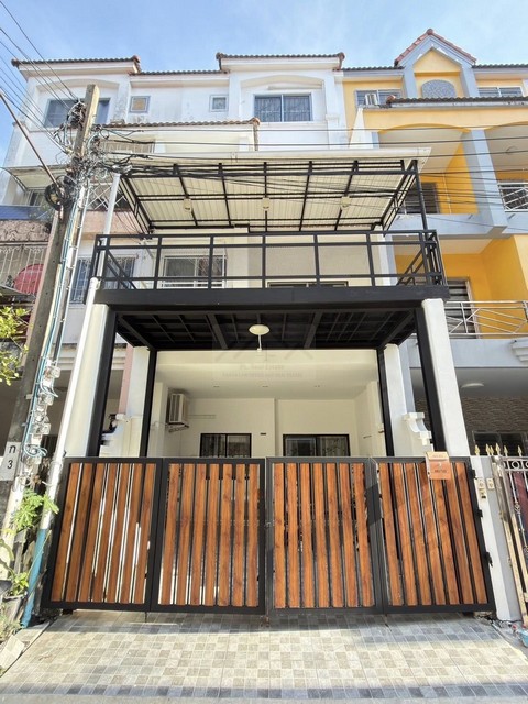 ให้เช่าทาวน์โฮม 4 ชั้น 180 ตรม. หมู่บ้านซิตี้พาร์ค พัฒนาการ 38 เฟอร์พร้อมเข้าอยู่
