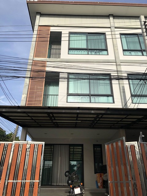 ขายทาวน์โฮม 3 ชั้น หลังมุม 42 ตรว. 4 ห้องนอน ซอยปุณณวิถี31 สุขุมวิท101 ใกล้ BTS ปุณณวิถี