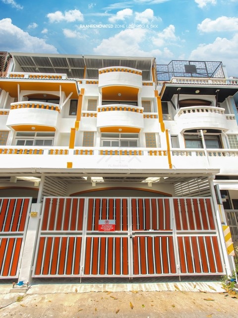 ขายทาวน์โฮม 4 ชั้น 350 ตร.ม ซอยสวรรค์วิถี (สุทธิสาร-ลาดพร้าว 64) รีโนเวทใหม่ทั้งหลัง เดินทางสะดวก