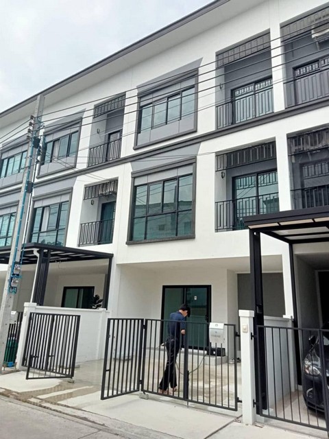 ให้เช่าทาวโฮม 3 ชั้น 3 ห้องนอน บ้านลุมพินี ทาวน์เพลส สุขุมวิท-ศรีนครินทร์ สุขุมวิท 113 ใกล้ BTS สำโรง ใกล้เมกะบางนา