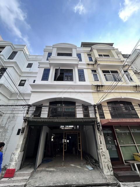 ขายโฮมออฟฟิศ3.5ชั้นย่านสุขุมวิท39พร้อมพงษ์ซอยพร้อมศรีใกล้BTSพร้อมพงศ์