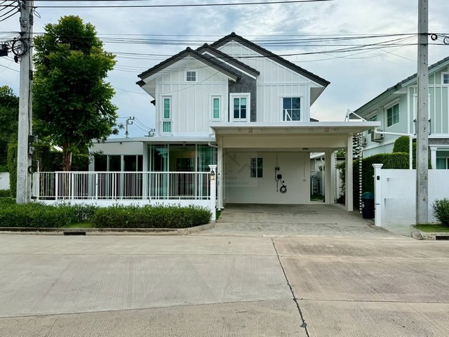ให้เช่าบ้านเดี่ยว 2 ชั้น 5 ห้องนอน วิลลาจจิโอ 2 ศรีนครินทร์-บางนา หน้าสวนแต่งสวยพร้อมอยู่ ใกล้เมกะบางนา ใกล้สระว่ายน้ำและสโมสร มี EV Charger