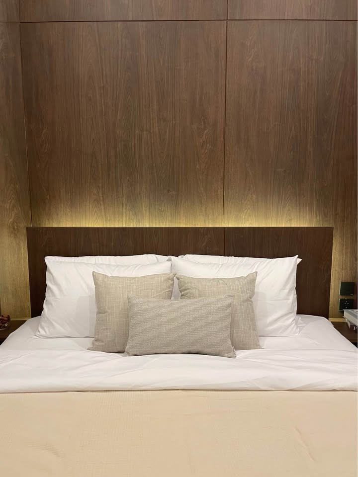 Life Rama 4 Asoke Spacious safe convenient 34th floor KhlongToei MRT