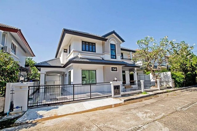 ให้เช่าบ้านเดี่ยว 2 ชั้น รีโนเวทใหม่ เพื่อนบ้านดี เงียบสงบ สันกำแพง