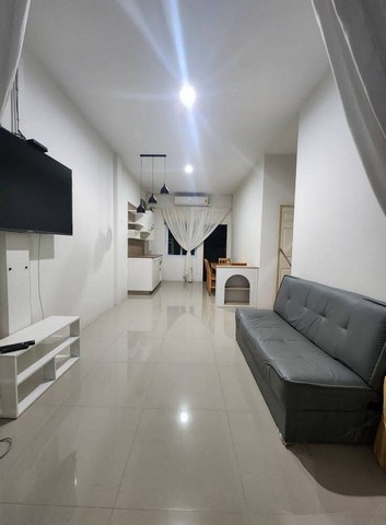 หมู่บ้านราชพฤกษ์ ห้องริม – สุราษฎร์ธานี 2 ห้องนอน ห้องน้ำในห้องนอน 1 ห้อง จอดรถยนต์ได้ 1 คัน