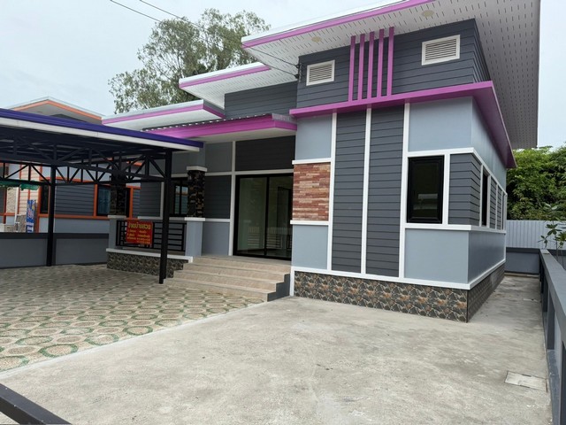 ขายบ้านเดี่ยวใจกลางเมืองสระบุรี เนื้อที่ 53 ตารางวา 3 นอน 2 น้ำ พร้อมที่จอดรถ 3 คัน สร้างด้วยวัสดุอย่างดีทั้งหลัง